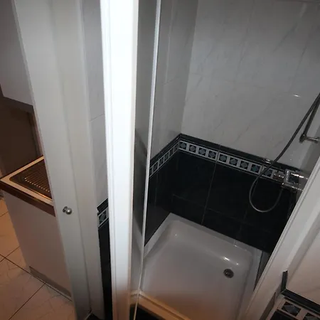Crtomirova Apartment Ljubljana